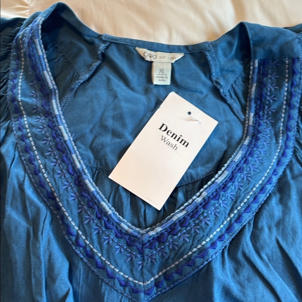 CATO Rayon embroidered V neck short sleeve whimsical denim wash shirt Xl NWT - Picture 2 of 11